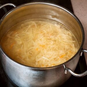 SVE VIŠE ŽENA UBACUJE NOVČIĆ U LONAC KADA KUVAJU KUPUS! Kad čujete koji PROBLEM rešava - u trku ćete ponoviti