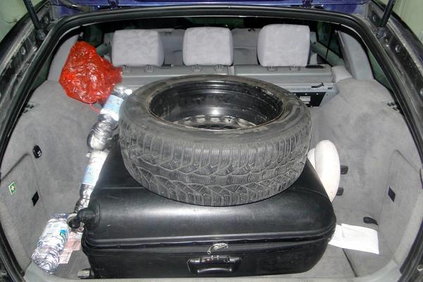 NISAM DVORSKA LUDA, NEĆU DA SE REKLAMIRAM! Otkrili smo šta se krije iza oglasa za POLOVNE GUME o kom priča Srbija