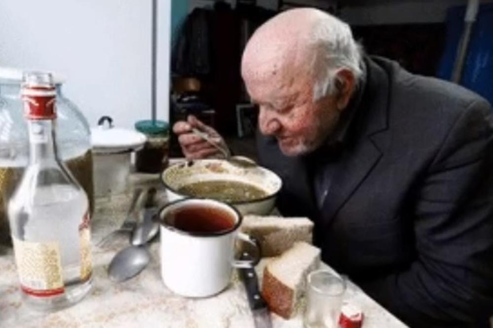 PRONAŠLI SU DEDU U MESTU PORED ČERNOBILJA: Ostali su ZAPREPAŠĆENI kada su VIDELI kako izgleda! (FOTO)