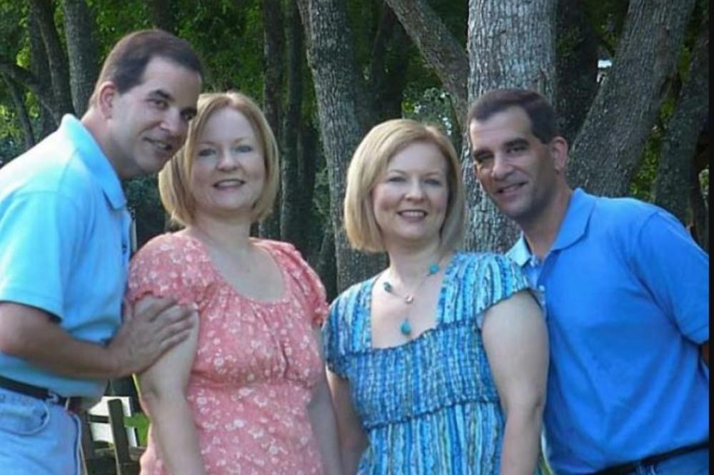 BRAĆA BLIZANCI SU SE OŽENILI SESTRAMA BLIZNAKINJAMA: Kada vidite kako im deca izgledaju, ZAPANJIĆETE SE! (FOTO)