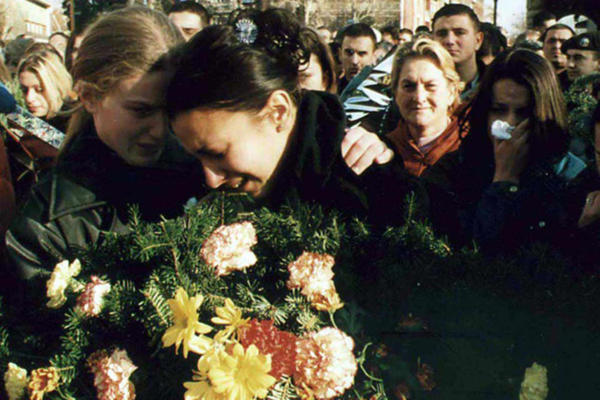 20 GODINA OD SVIREPOG UBISTVA SRPSKIH MLADIĆA U PEĆI: Porodice još uvek očajne, ISTINA SE NIKAD NIJE SAZNALA!