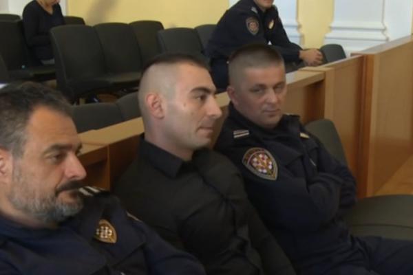 MONSTRUM KOJI JE PREBIO DEVOJKU (18) IZLAZI NA SLOBODU! Majka žrtve očajna, otkrila da su im već pretili!