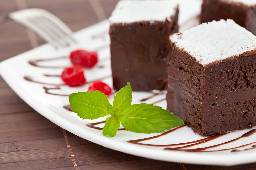 PET MINUTA ZA PRIPREMU: Zdrav, a PREUKUSAN kolač bez šećera i brašna! Mogu da ga jedu i DIJABETIČARI