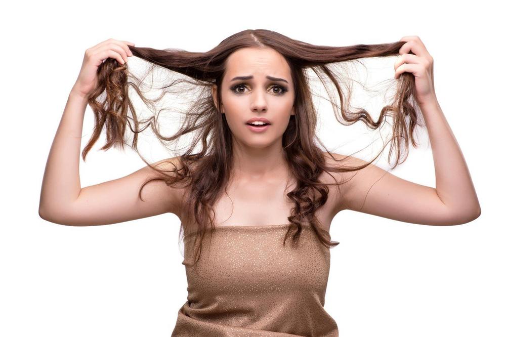 4 REŠENJA ZA BEŽIVOTNU I ISPUCALU KOSU: Povratite joj snagu, elastičnost i uredan izgled u rekordnom roku