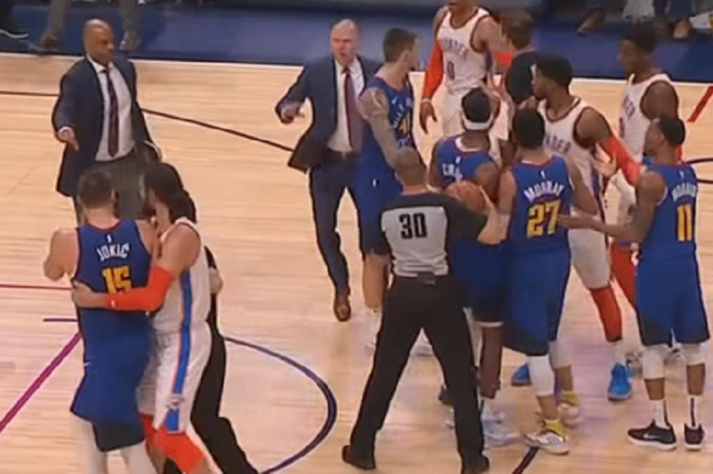 DEČKO, GDE SI POŠ'O? Obračun Vestbruka i Jokića - saigrači morali da ih razdvajaju!