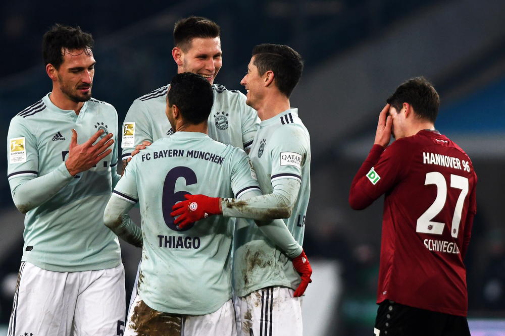 BUDI SE BAJERN, ALI BORUSIJA VLADA: Bajern razbio fenjeraša i zakucao ga za dno, Nastasićev Šalke izvukao bod