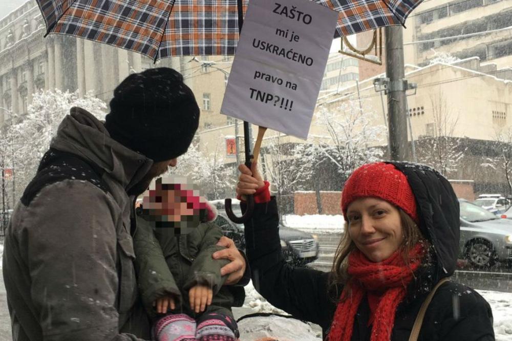 OVO JE DETE SA INVALIDITETOM KOJE NE DOBIJA NADOKNADU ZA TUĐU NEGU I POMOĆ: Zbog novog zakona RODITELJI SU BESNI