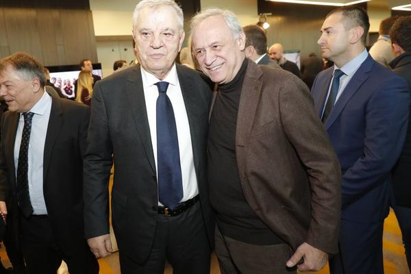 VUČELIĆU, PRIZNAJEM DA SI NAJVEĆI GROBAR: Zbog tebe smo 5. na tabeli, a o poslovanju i dugovima da ne pričam!