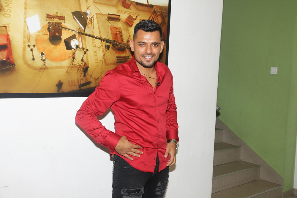 BORA SANTANA KONAČNO DOČEKAO DA BUDE POPULARAN: Ušao u TRENDING sa izjavom NEKO ME JE GURNUO?!