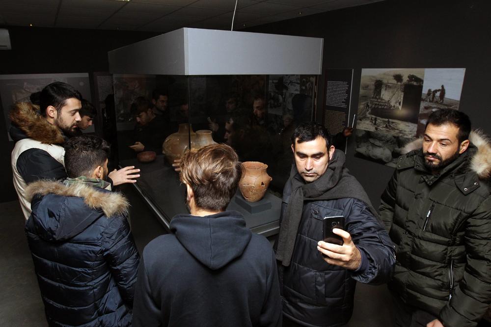 MIGRANT NAPAO VLASNIKA KAFANE U ARANĐELOVCU: Pljačkao lokal u 5 ujutro, pa gazdu tukao lancem po glavi! (FOTO)