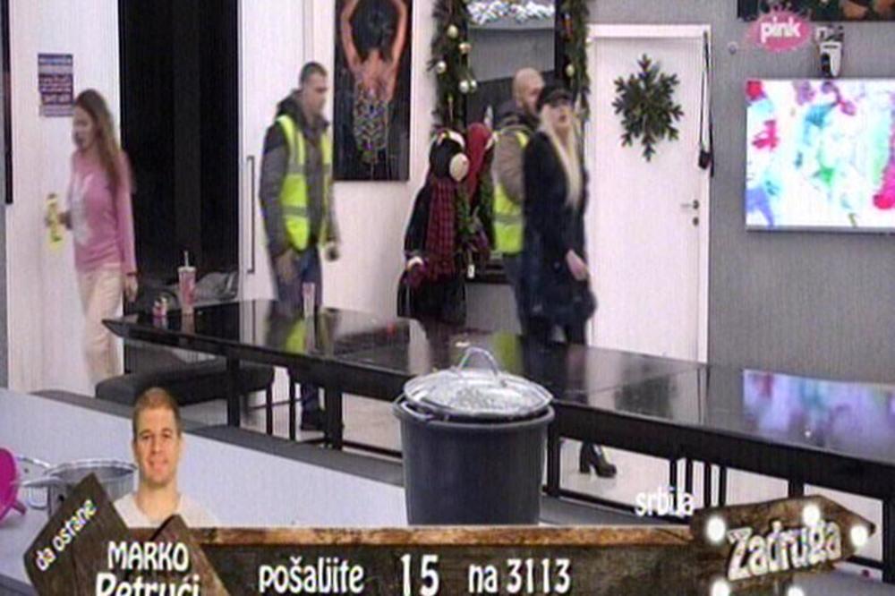 NEVIĐEN SKANDAL U ZADRUZI: Zbog afere sa Doroteom, čovek iz obezbeđenja zamenjen! (VIDEO)