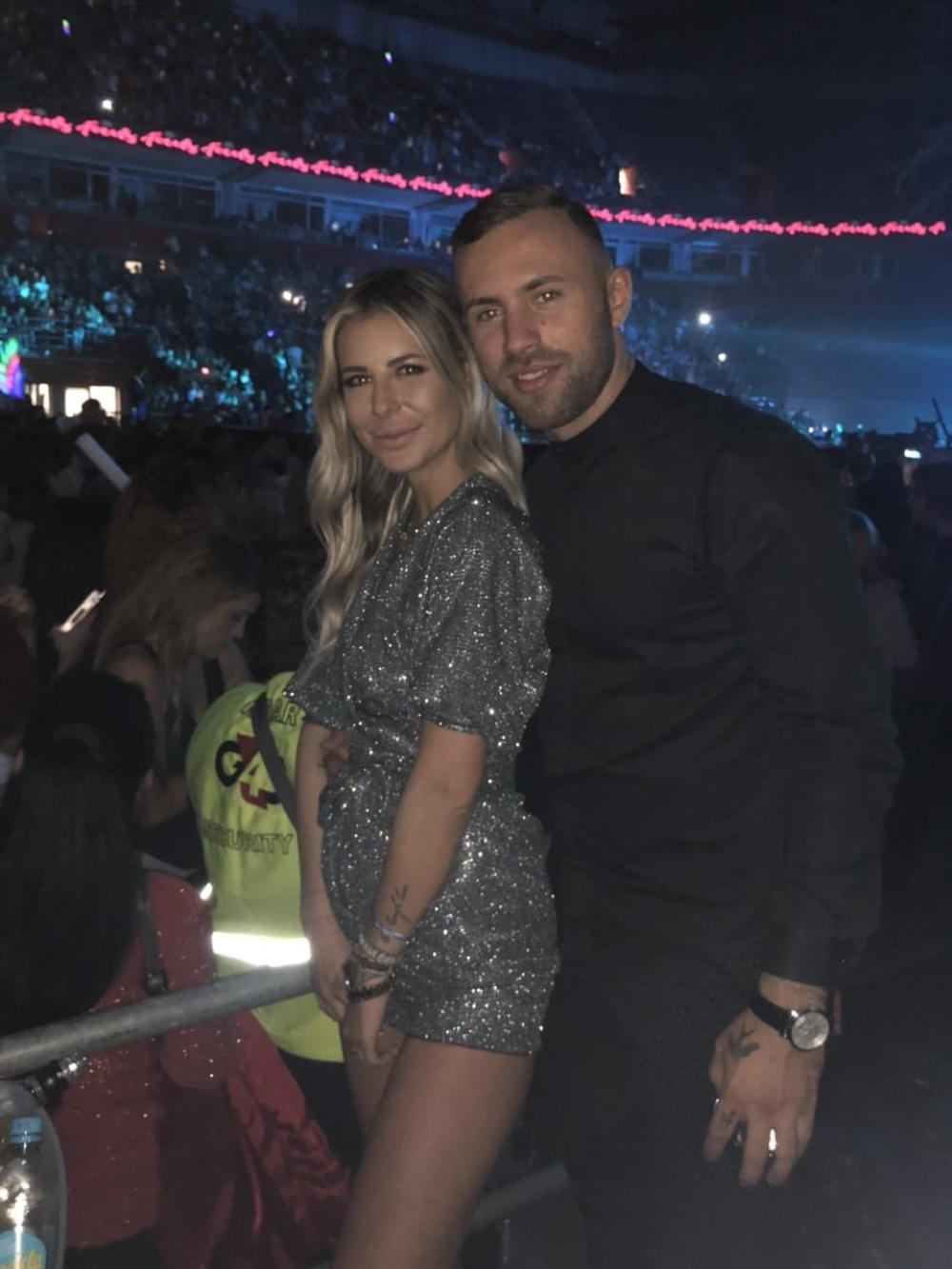 Zorannah u zagrljaju Enisa Muslimovića  