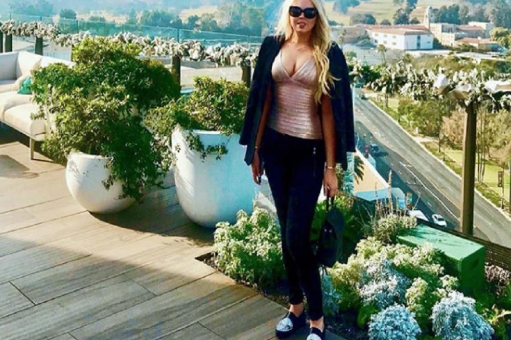 ZA OVOG SRBINA JE ČAK I ONA ČULA: Tifani posetila MESTO posvećeno NJEMU! Isprobala njegove uređaje i SVA SE STRESLA