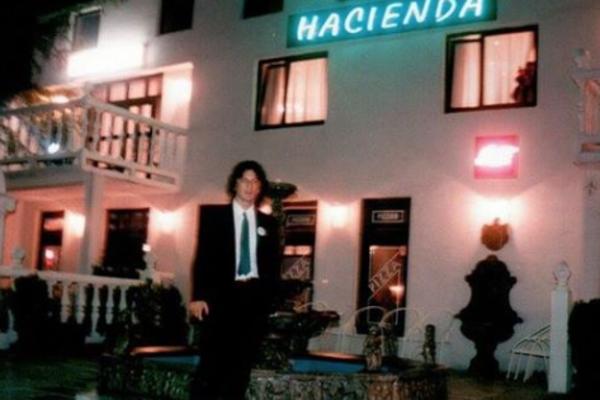 DANAS RUINA, DEVEDESETIH CENTAR BAHANALIJA! Ovako sad izgleda Žapčeva "Hacijenda", tu je bludničio sam krem (FOTO)