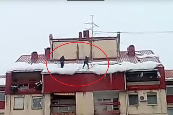 DVOJICA MUŠKARACA U NOVOM SADU JUTROS SU SE POPELI NA SEDMOSPRATNICU: Uzeli su LOPATE, OTIŠLI NA KROV, a onda MUK