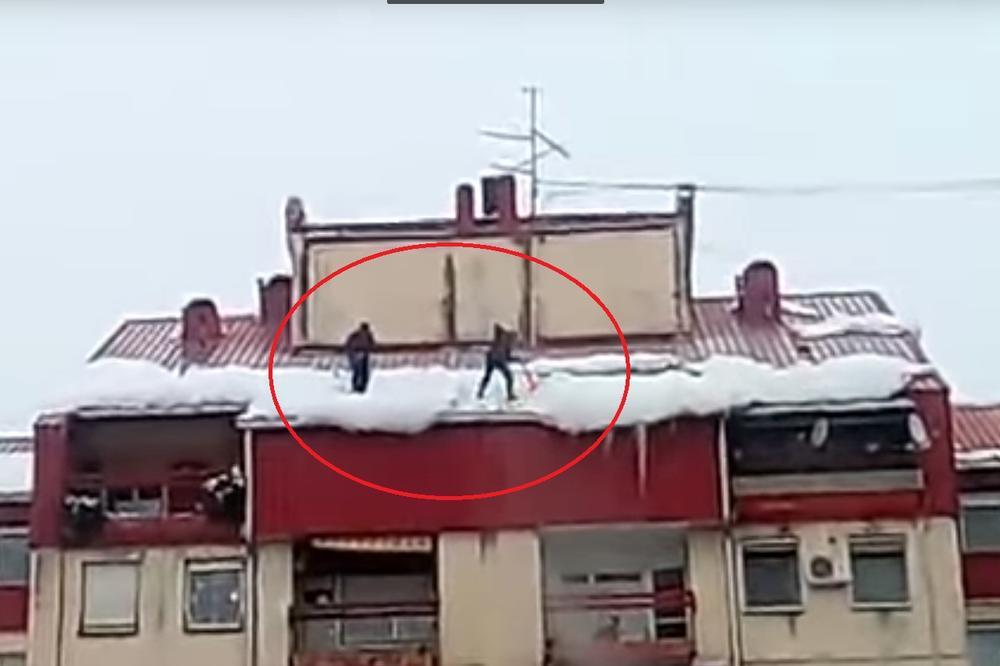 DVOJICA MUŠKARACA U NOVOM SADU JUTROS SU SE POPELI NA SEDMOSPRATNICU: Uzeli su LOPATE, OTIŠLI NA KROV, a onda MUK