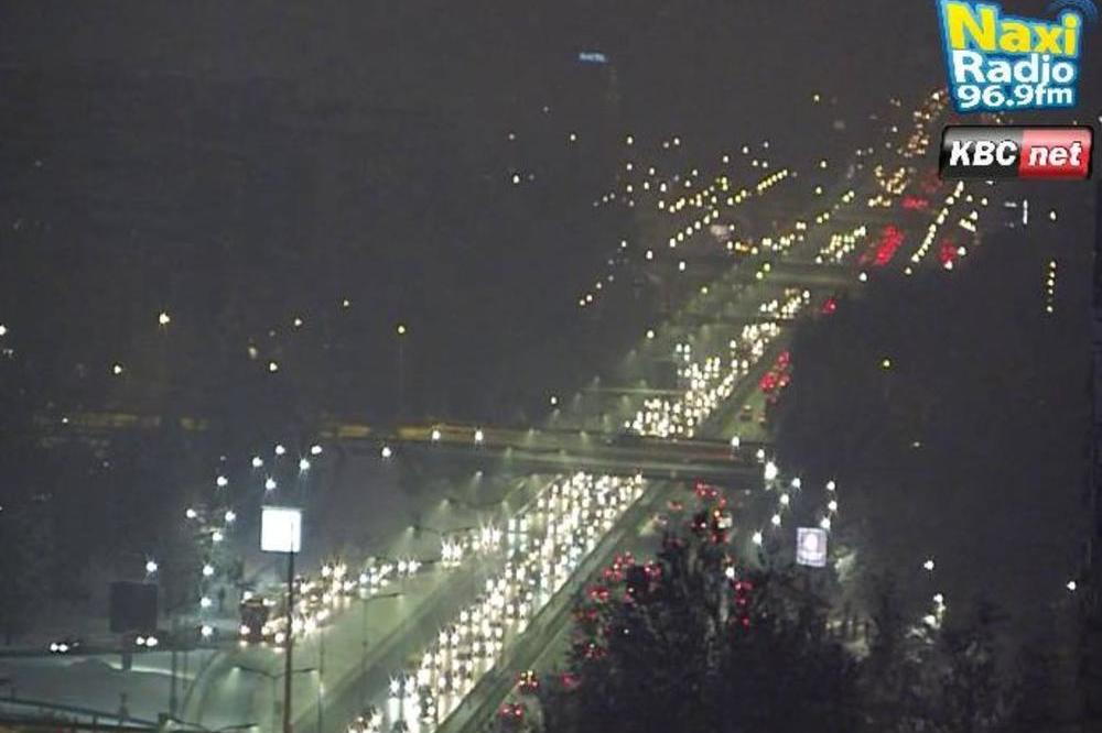 KOLAPS U CENTRU BEOGRADA: Na standardni ŠPIC dodatne GUŽVE zbog ludila u TAKOVSKOJ! CENTAR I MOSTOVI U BLOKADI