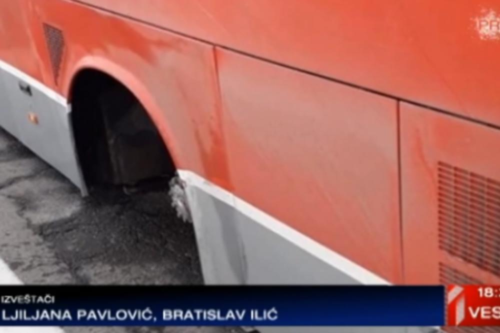 AUTOBUSU TOKOM VOŽNJE OTPALA DVA TOČKA: Šou program kod Doljevca, ovo je dokaz kakve krntije su na ulicama (FOTO)