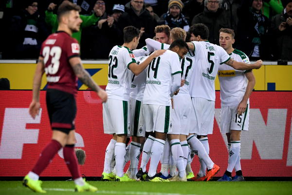 DORTMUND KIKSNUO, MENŠ PRIHVATIO POKLON: Istopila se prednost Milionera na čelu tabele!