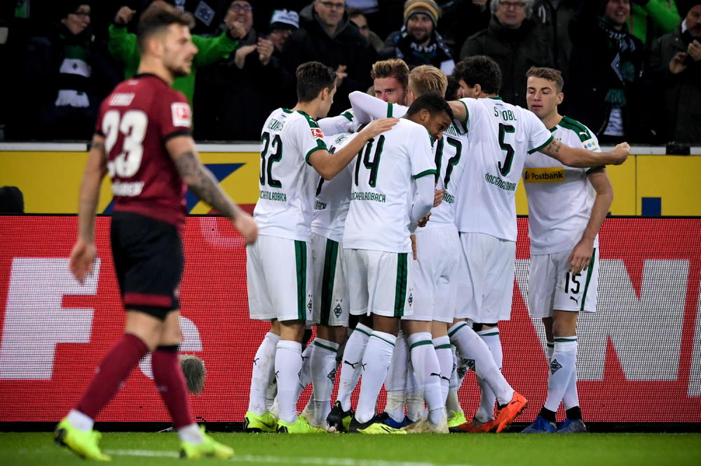 Moćni Menhengladbah razneo Augzburg u paramparčad za prvo mesto na tabeli, Rašica smorio Frankfurt!