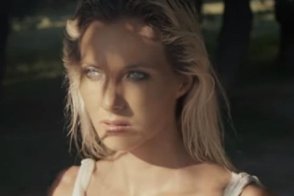 TRAGEDIJA: Poginula poznata pevačica! BREGA JU JE OBOŽAVAO