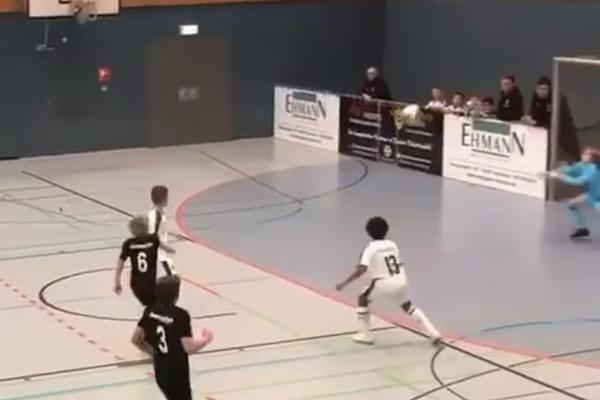 ZABORAVITE RONALDINJA I MESIJA: O potezu ovog klinca priča cela fudbalska planeta