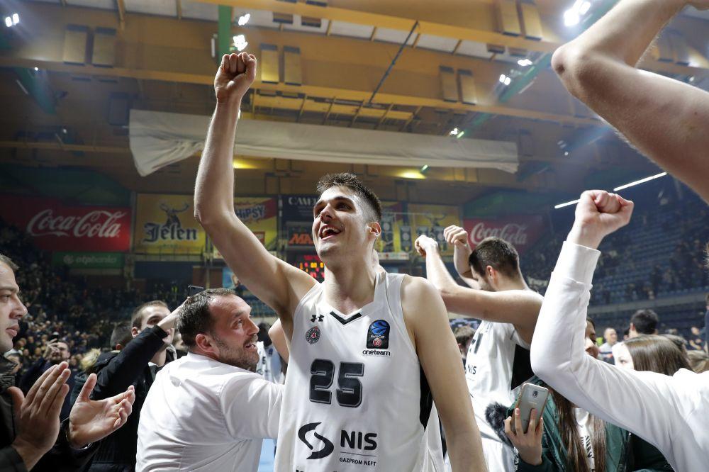 U ONAKVIM USLOVIMA MOZAK NE FUNKCIONIŠE KAKO TREBA: Zagorac otkrio zašto je odlučio da šutne trojku!