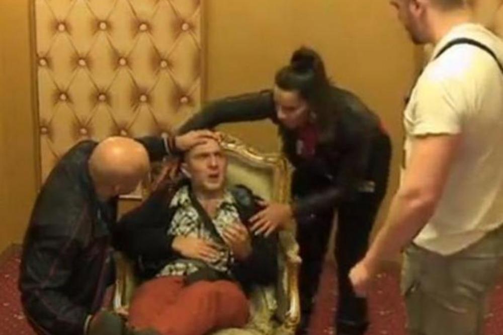 DRAMATIČNE SCENE U PAROVIMA: Zapomaže, jedva diše!