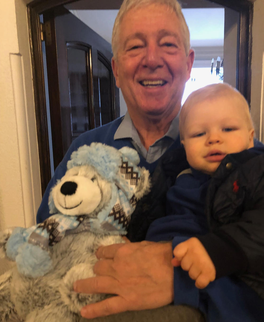 Prestolonaslednik Aleksandar Karađorđević s unukom Stefanom