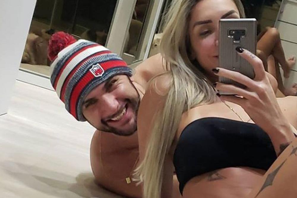 SRAM JE BILO, ŠTA TO POKAZUJE?! Najvrelija odbojkašica sveta pokazala kako oralno zadovoljava muža!