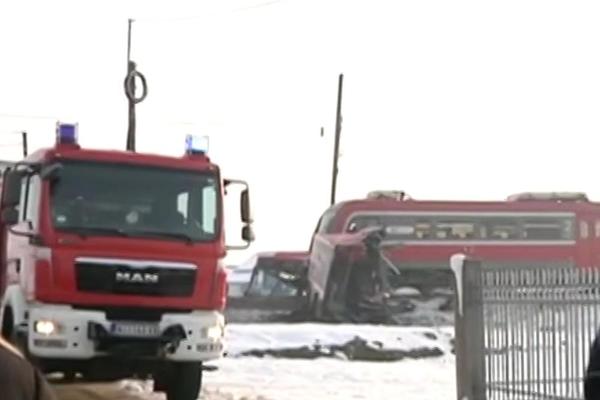 POGINULO DETE I DVOJE ODRASLIH: Jeziva NESREĆA kod NIŠA! PRIZOR JE STRAVIČAN (VIDEO)