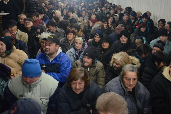 VIŠE OD 3.000 LJUDI HOĆE PRIJEM KOD PALME! Jagodinci traže pomoć od Dragana Markovića