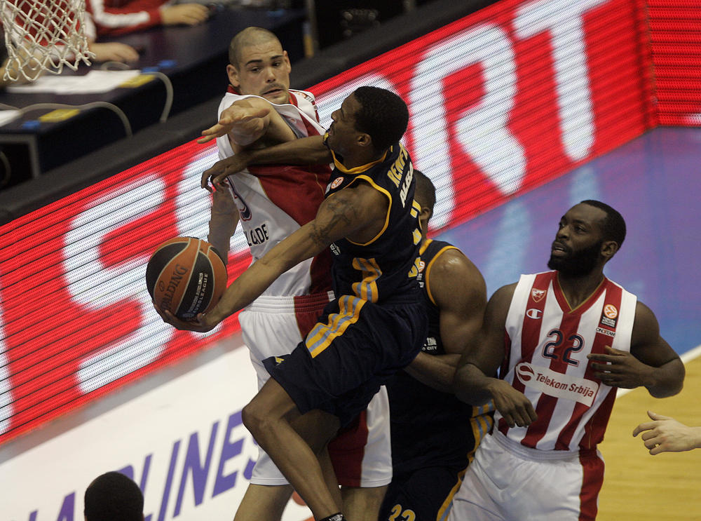 Aleks Renfro na meču protiv Crvene zvezde u Evroligi  