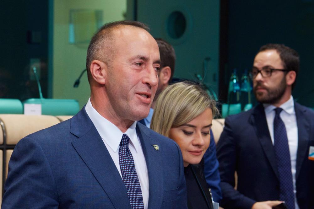 HARADINAJ SE ŽESTOKO UVLAČI AMERIKANCIMA: Njegove reči na Fejsbuku svi prenose i smeju im se!