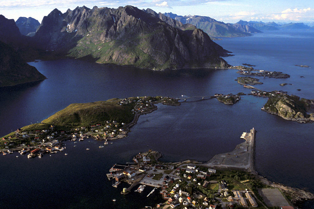 OPLJAČKANA BANKA NA OSTRVU GDE IMA VIŠE MEDVEDA NEGO LJUDI: Bandit je napravio jednu KOBNU GREŠKU!