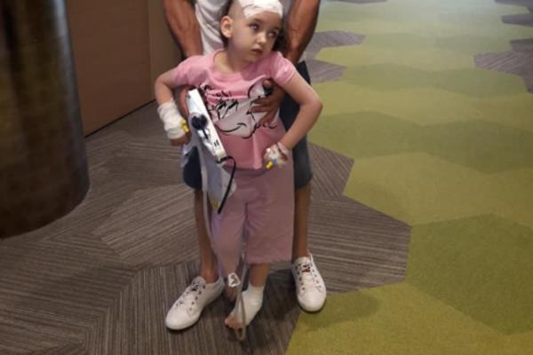 JANJA NIJE HTELA NA LEČENJE JER MAMA I TATA NEMAJU NOVCA: Do ponedeljka joj treba 17.000 evra za novu operaciju