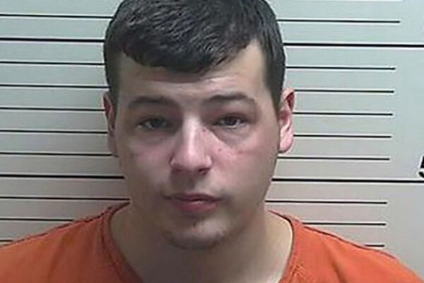 MONSTRUM SA TINDERA: Bio je savršeno svestan KOLIKO DEVOJČICA IMA GODINA!