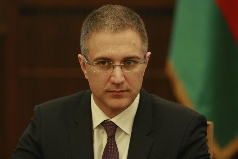 STEFANOVIĆ TVRDI DA JE NA PROTESTU BILO 5.000 GRAĐANA: HRT huškao na nasilje izveštavajući!