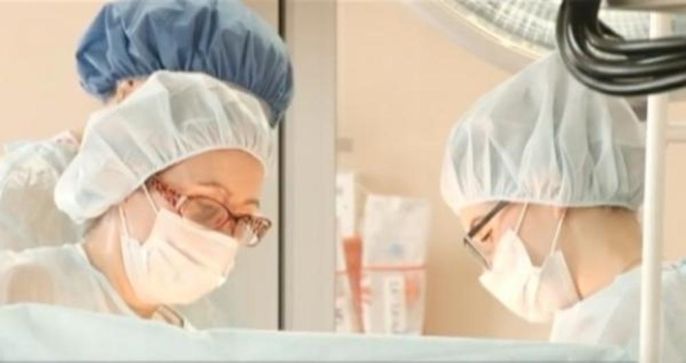 Dete se nije usadilo u matericu, već u trbušnu duplju majke  