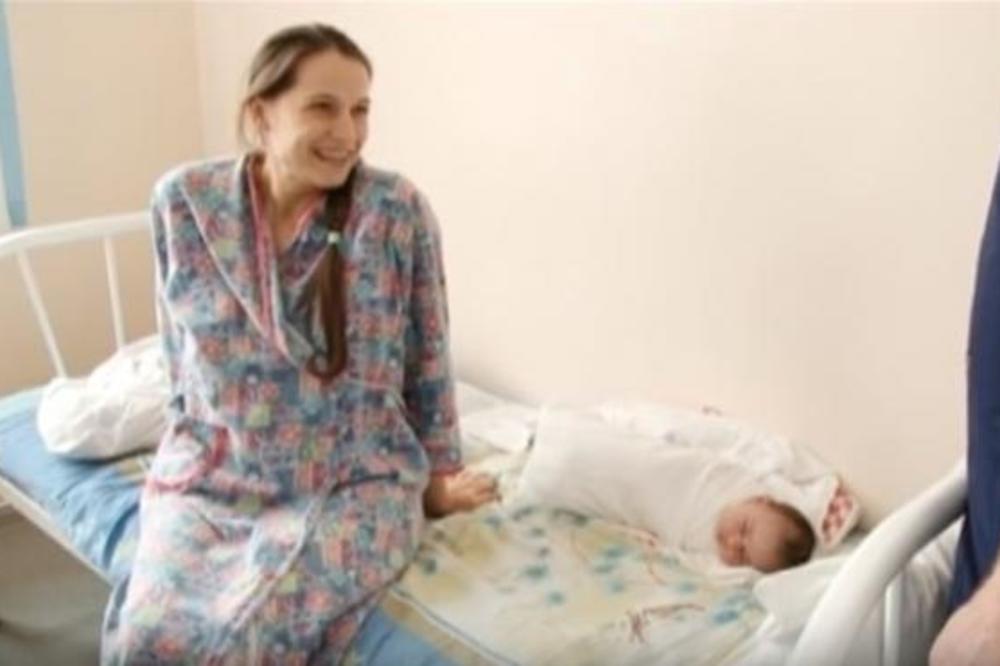 GDE NEMA SE*SA, TU JE NERVOZA, A ONDA SLEDE BATINE! Ovaj čovek je pravi STRUČNJAK ZA ŽENE I POROĐAJE! (FOTO)