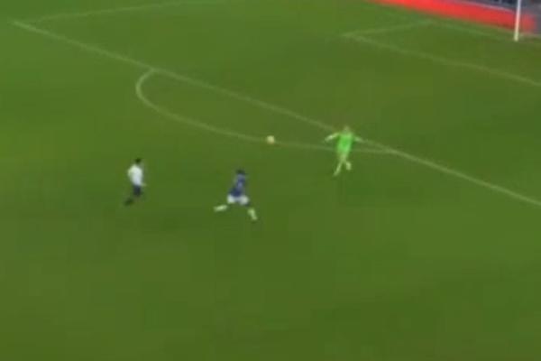 PIKFORD SE OSRAMOTIO: Everton vodio sve do golmanskog kiksa sezone! Na kraju je primio šest!