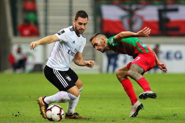 DOBIO ŠANSU I ODMAH BRILJIRAO: Andrija Živković samleo Bragu, Benfika brojala do šest!