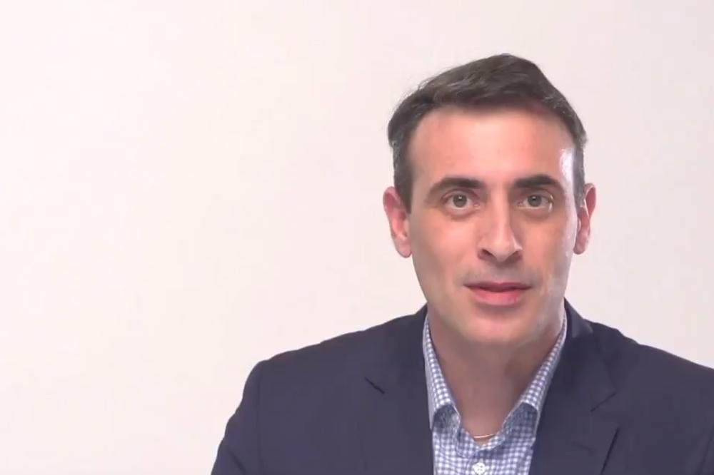 RAZVEO SE NAKON 6 GODINA BRAKA: Poznati voditelj doživeo KRAH velike ljubavi!