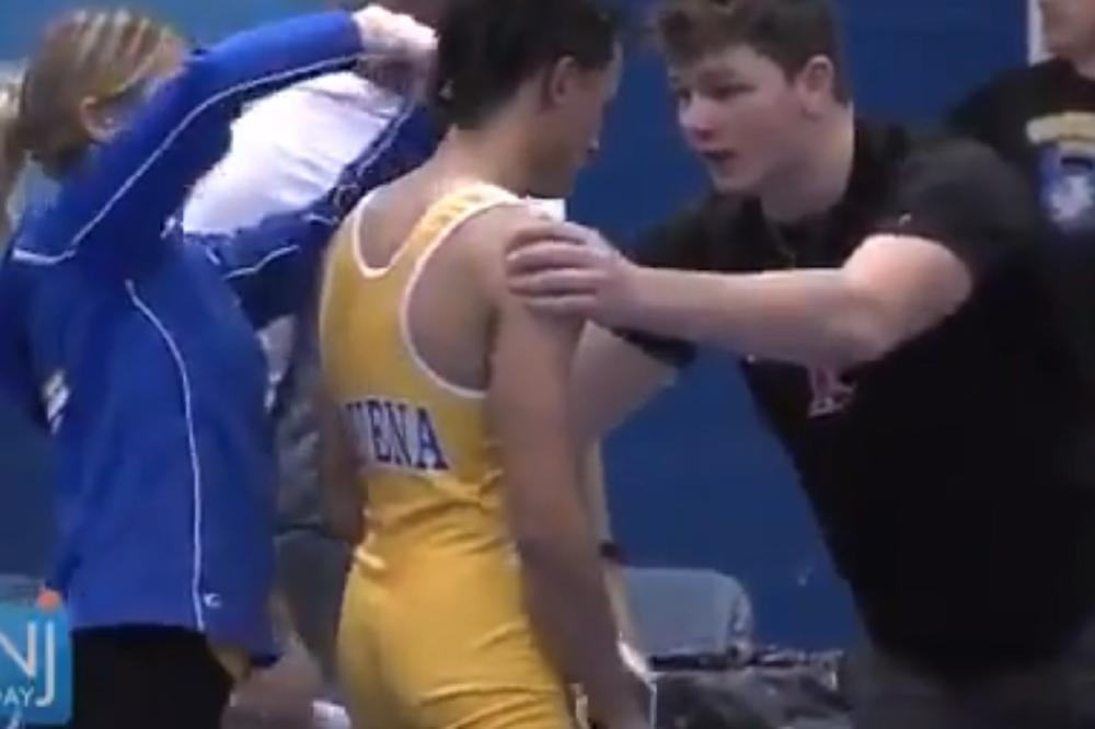 RASISTIČKI ISPAD SUDIJE: Naterao tamnoputog takmičara da se ošiša, inače ništa od borbe!