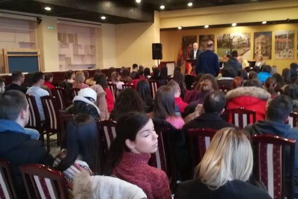 ULAGANJE U OBRAZOVANJE JEDAN OD PRIORITETA OPŠTINE ARANĐELOVAC: Dodeljene stipendije studentima 20. godinu zaredom!