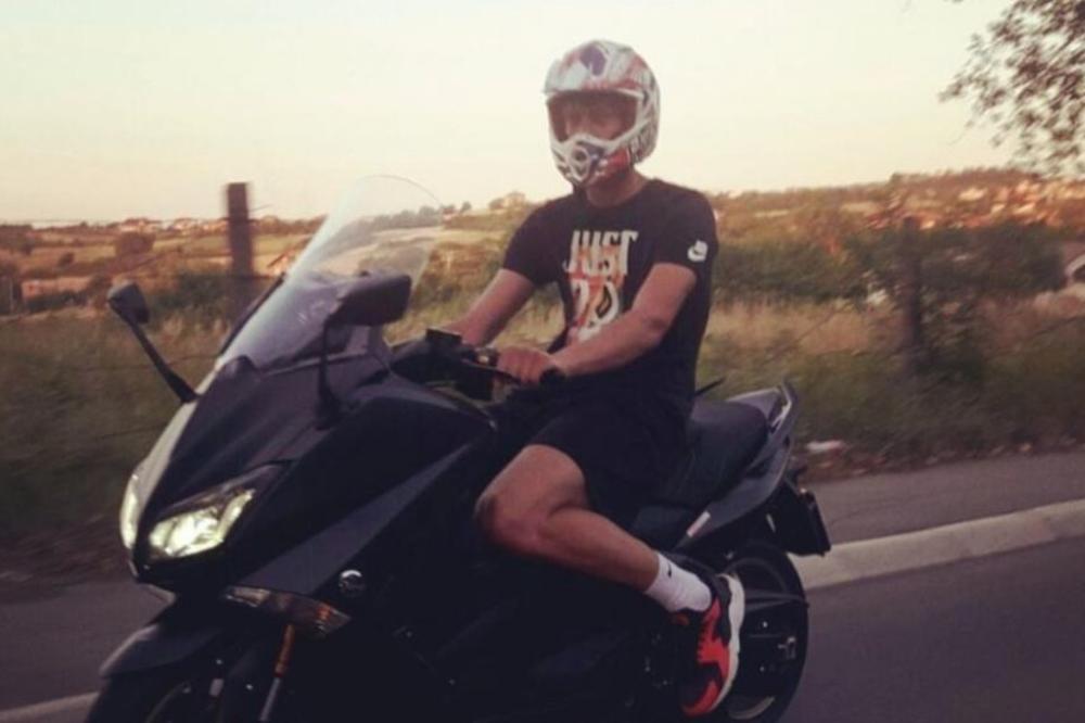 NEOBIČNA STRAST BIVŠEG IGRAČA PARTIZANA: Obožava kola iz 90-tih i vožnju motorima!