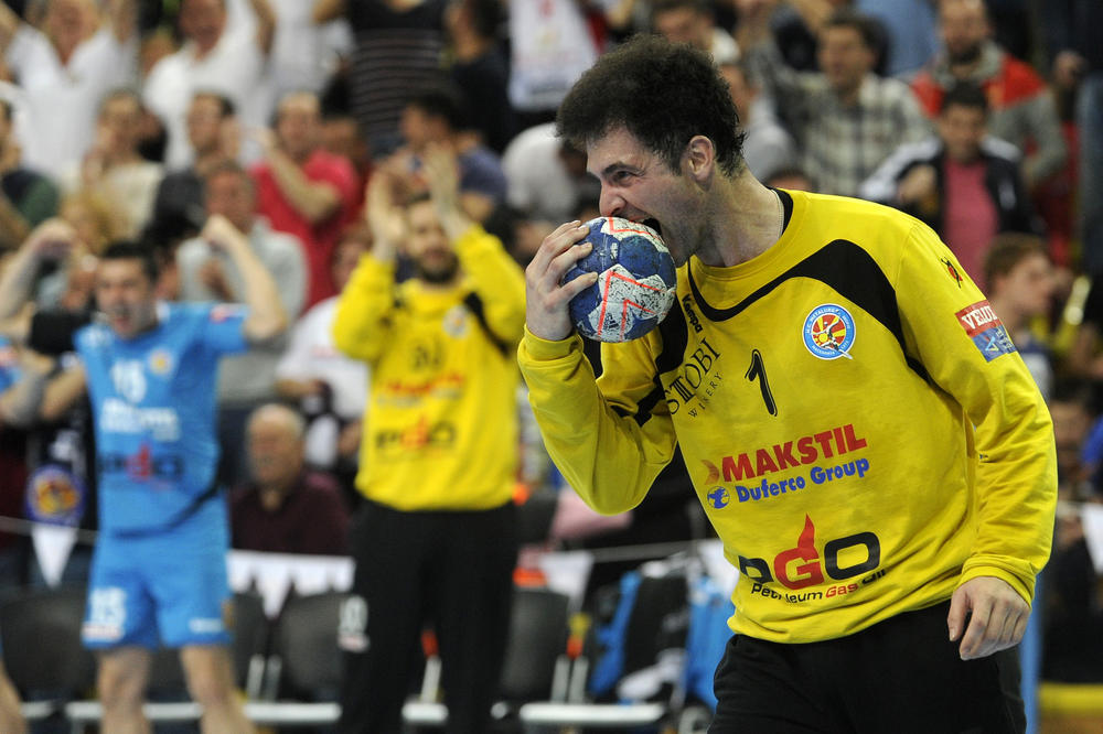 DAME SE OKOMILE NA STANIĆA POSLE SKANDALA SA ZADNJICOM: Za njega ne postoje bazična načela civilizovanog ponašanja!