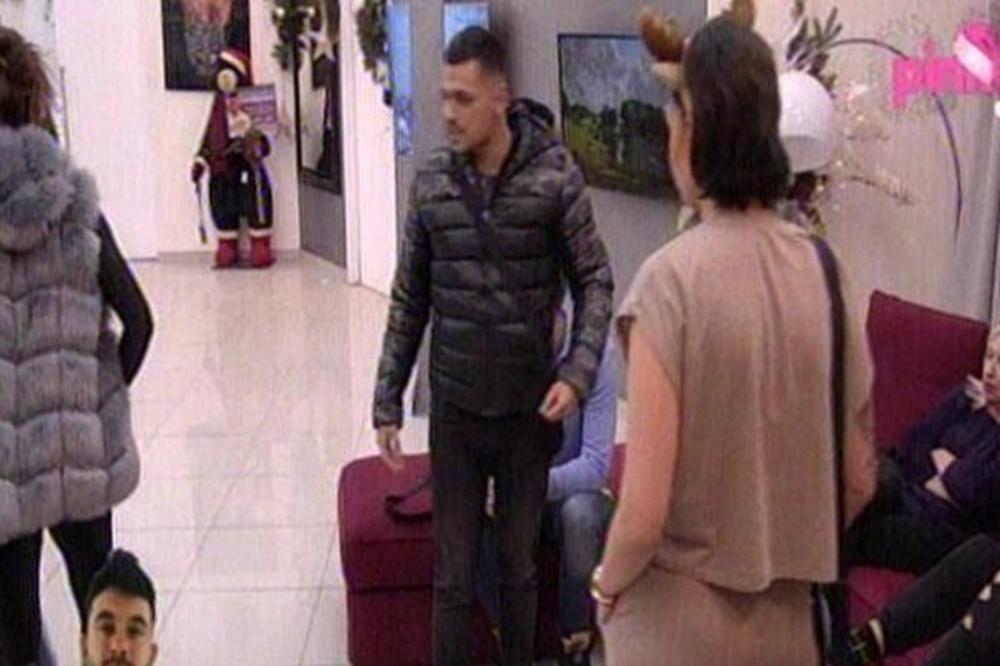 BORA OTKRIO ZASTRAŠUJUĆI NAČIN NA KOJI MU JE STRADALA BAKA! Užasna ispovest u Zadruzi!