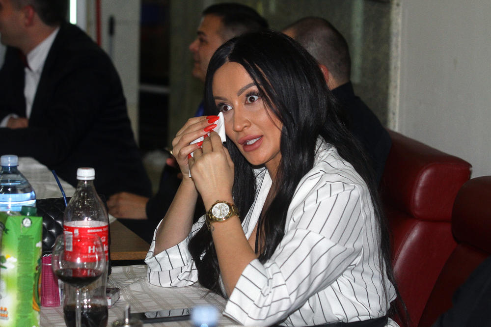 MUŽ JU JE MALTRETIRAO, A ONI SU SVE ZNALI: Andreana otkrila još detalja iz BRAKA s Ivanom!