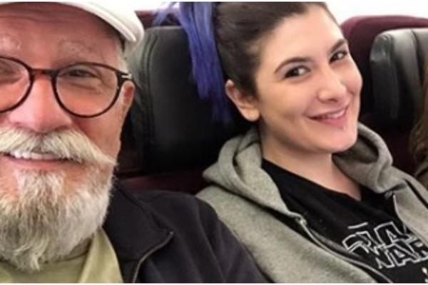 KRENULA OČEVIM STOPAMA: Ćerka Željka Samardžića estradu posmatra iz SENKE! A evo zbog čega je tako!